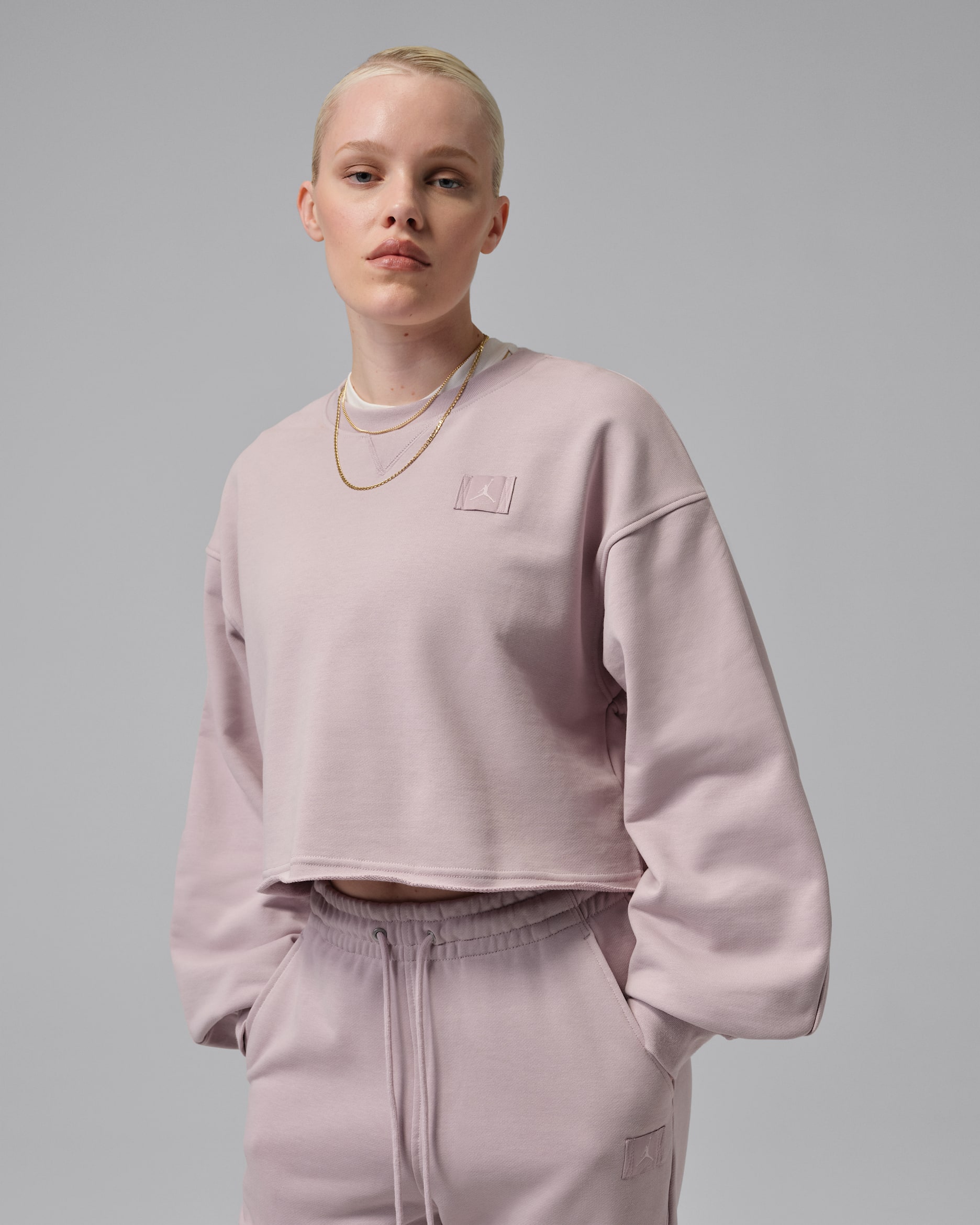 NIKE エアジョーダン　スウェット　トップス Jordan Flight Fleece Women's Mod-Crop Crew-Neck Sweatshirt. Nike.com